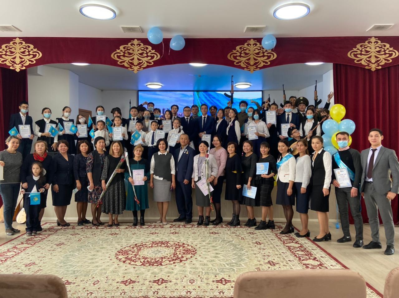 16 желтоқсан - ата-бабамыздың арманы орындалып , жасампаздығымызды жаңа белеске көтерген Тәуелсіздік күні.