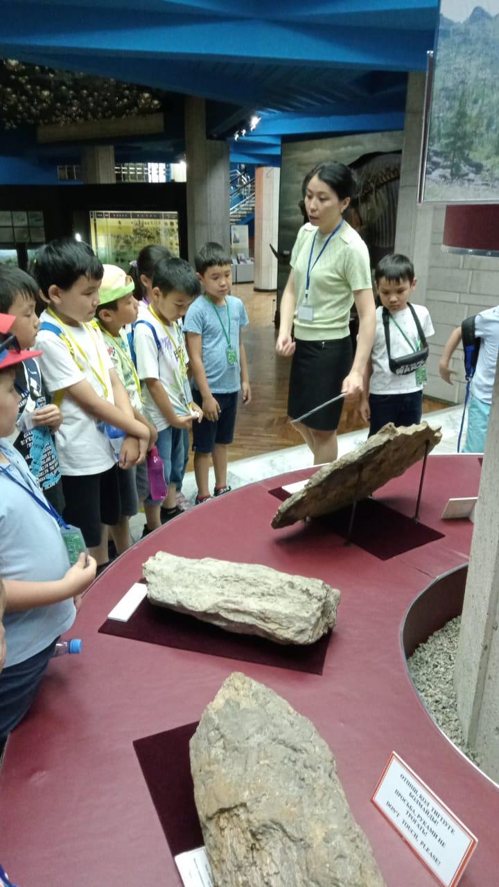 Ш.Уәлиханов атындағы № 12 мамандандырылған гимназия жанындағы жазғы лагерь оқушылары  Орталық мемлекеттік музейде