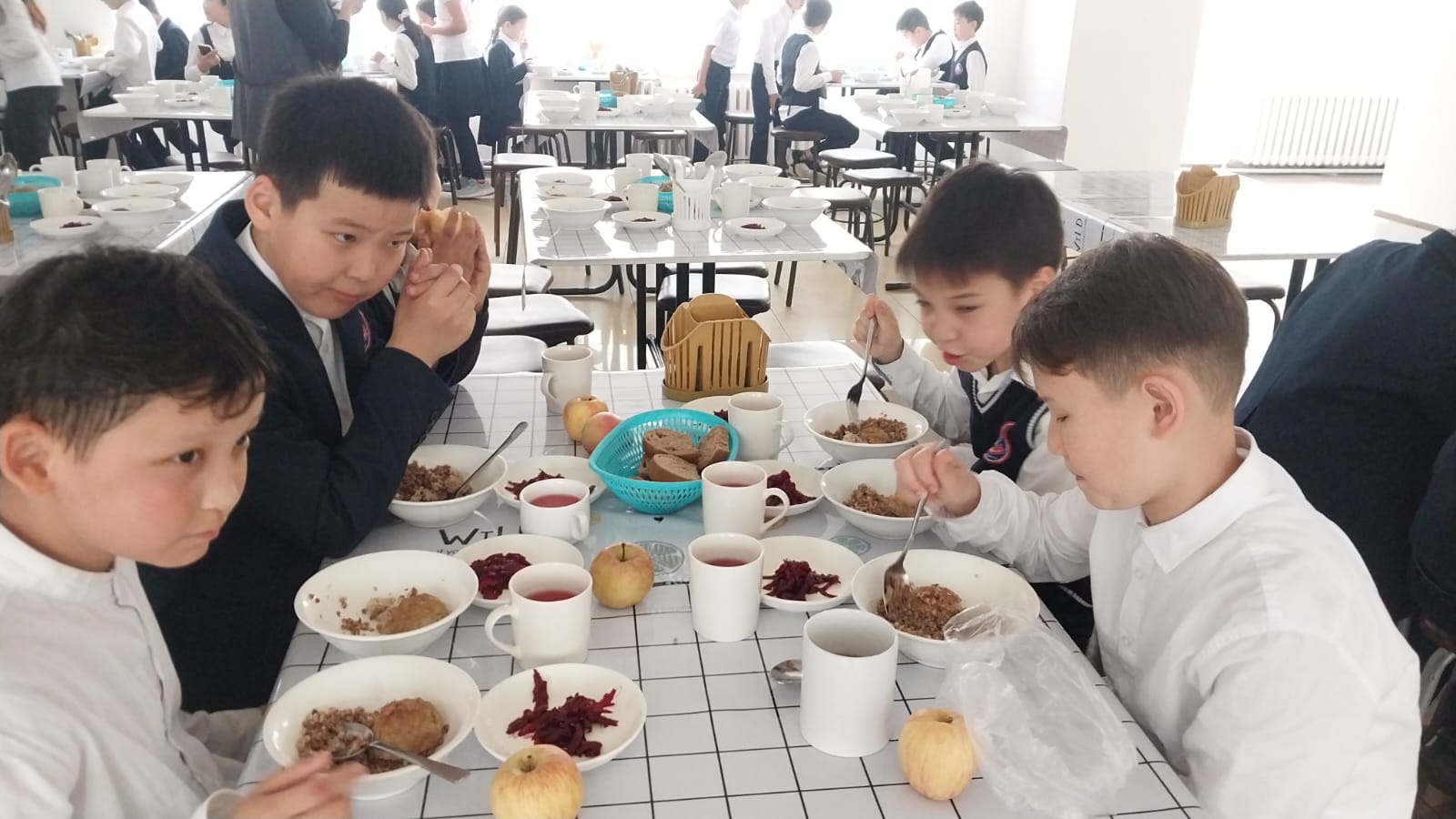 1-4 сынып және СУСН 5-11 сынып оқушыларына арналған бір мезгілдік ыстық тамақ ас мәзірі