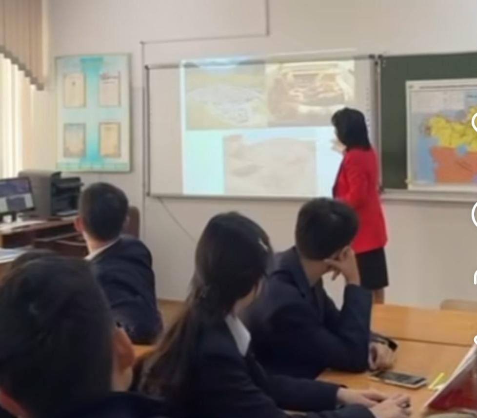 Қоғамдық пәндер бірлестігі апталығы аясында «Қазақстан тарихынан ҰБТ-ға дайындаудың әдіс-тәсілдері» атты тақырыпта практикалық сабақ өткізді.